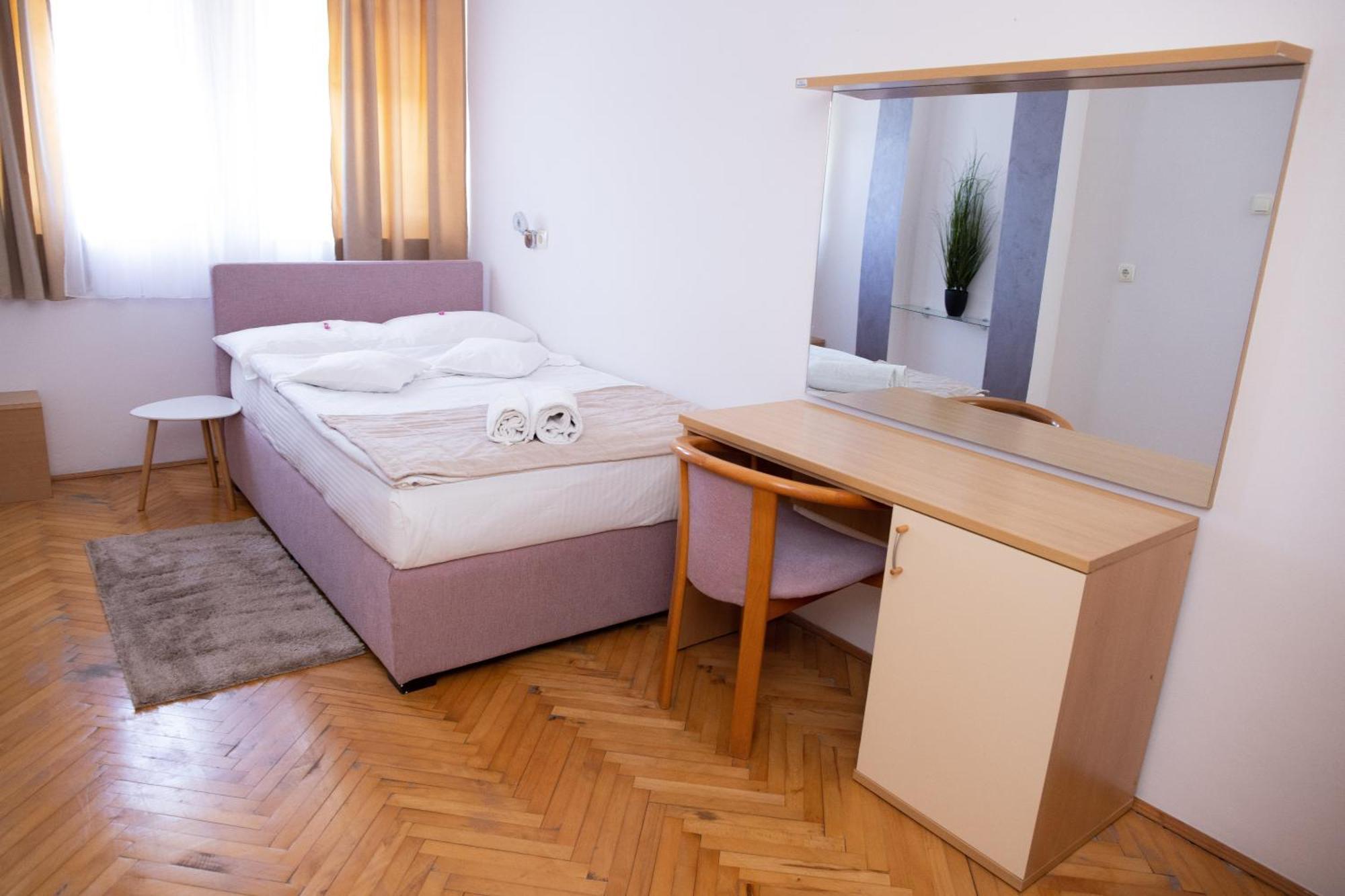 Motel New Sanatron Bosanski Novi Exteriér fotografie
