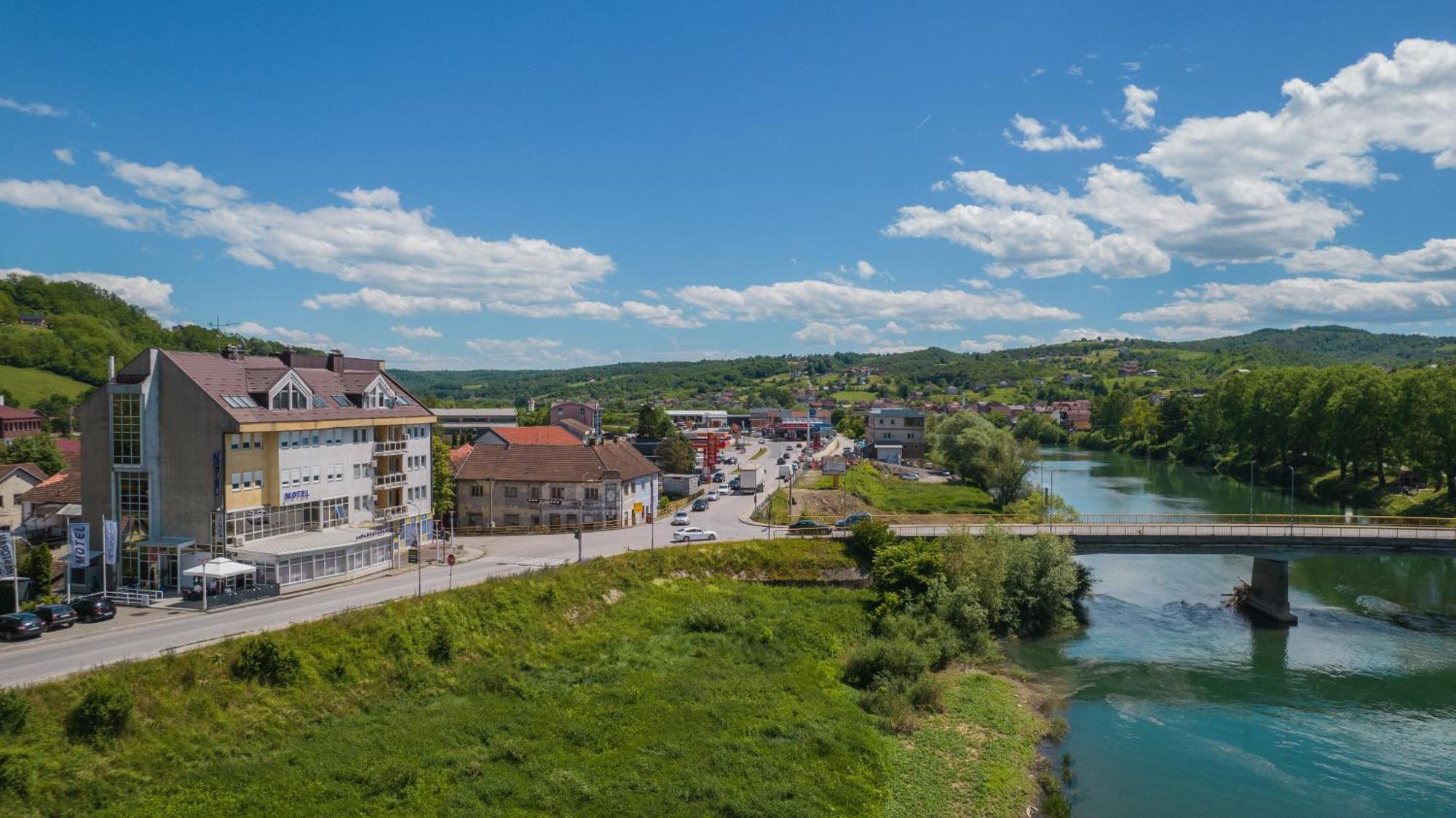 Motel New Sanatron Bosanski Novi Exteriér fotografie