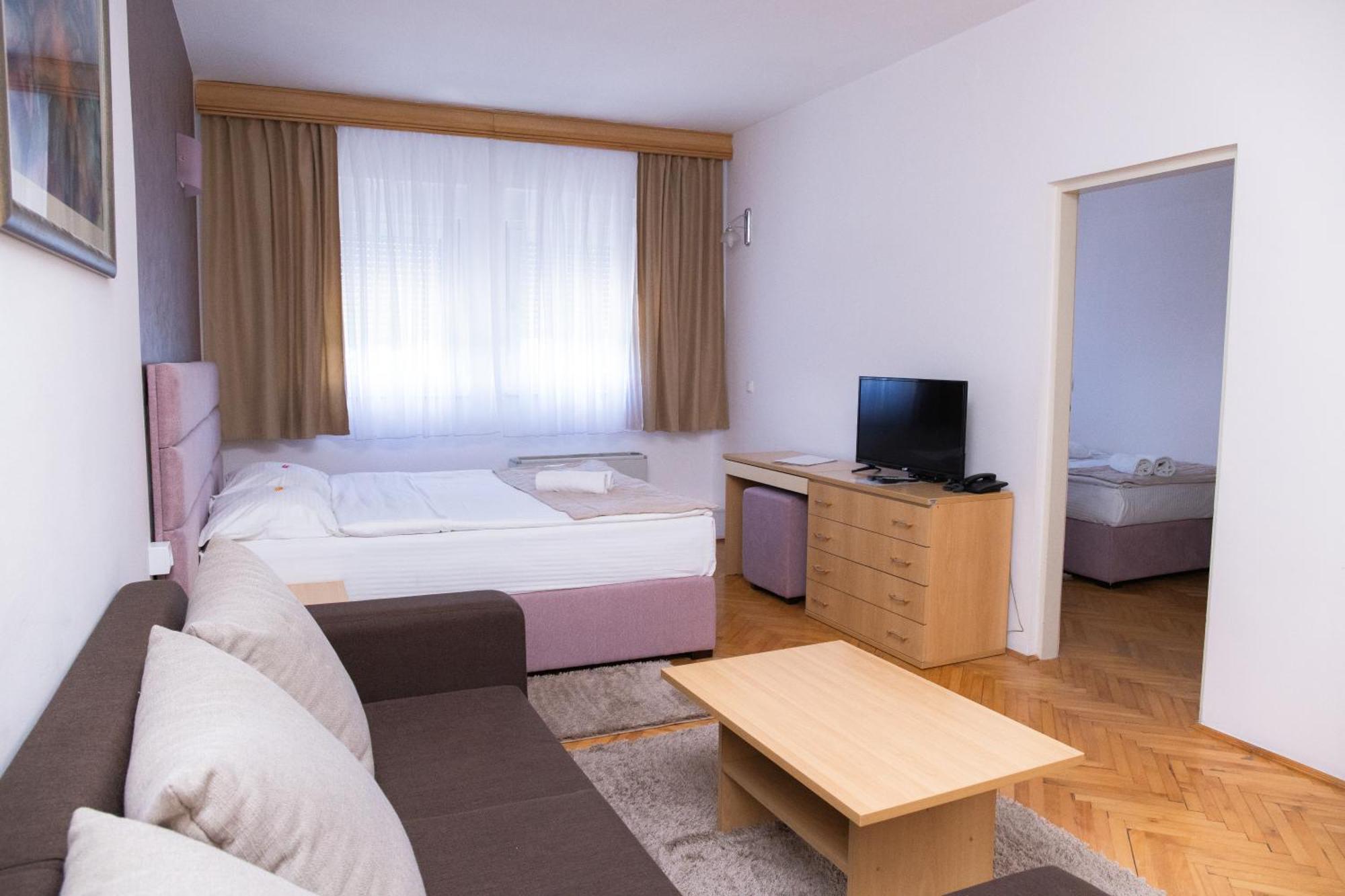 Motel New Sanatron Bosanski Novi Exteriér fotografie