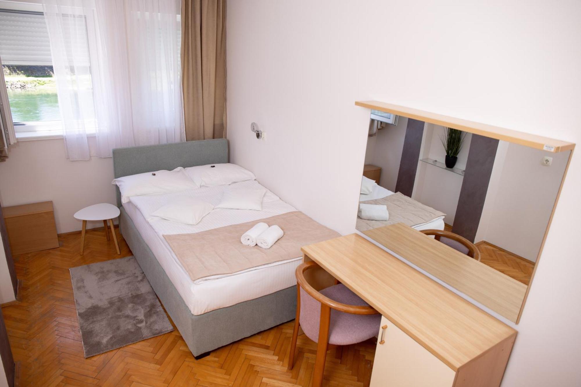 Motel New Sanatron Bosanski Novi Exteriér fotografie