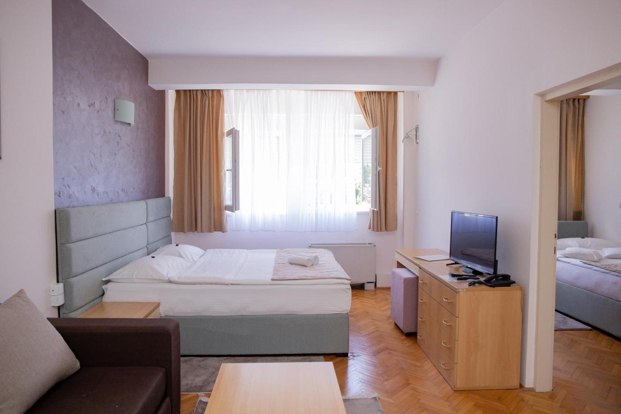 Motel New Sanatron Bosanski Novi Exteriér fotografie