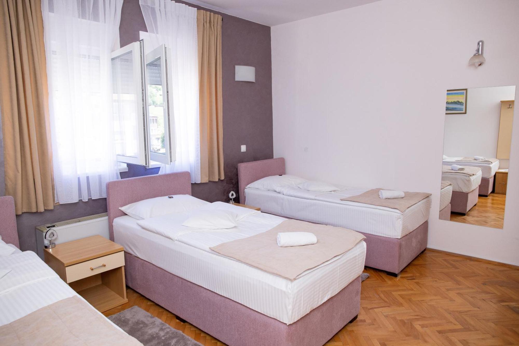 Motel New Sanatron Bosanski Novi Exteriér fotografie