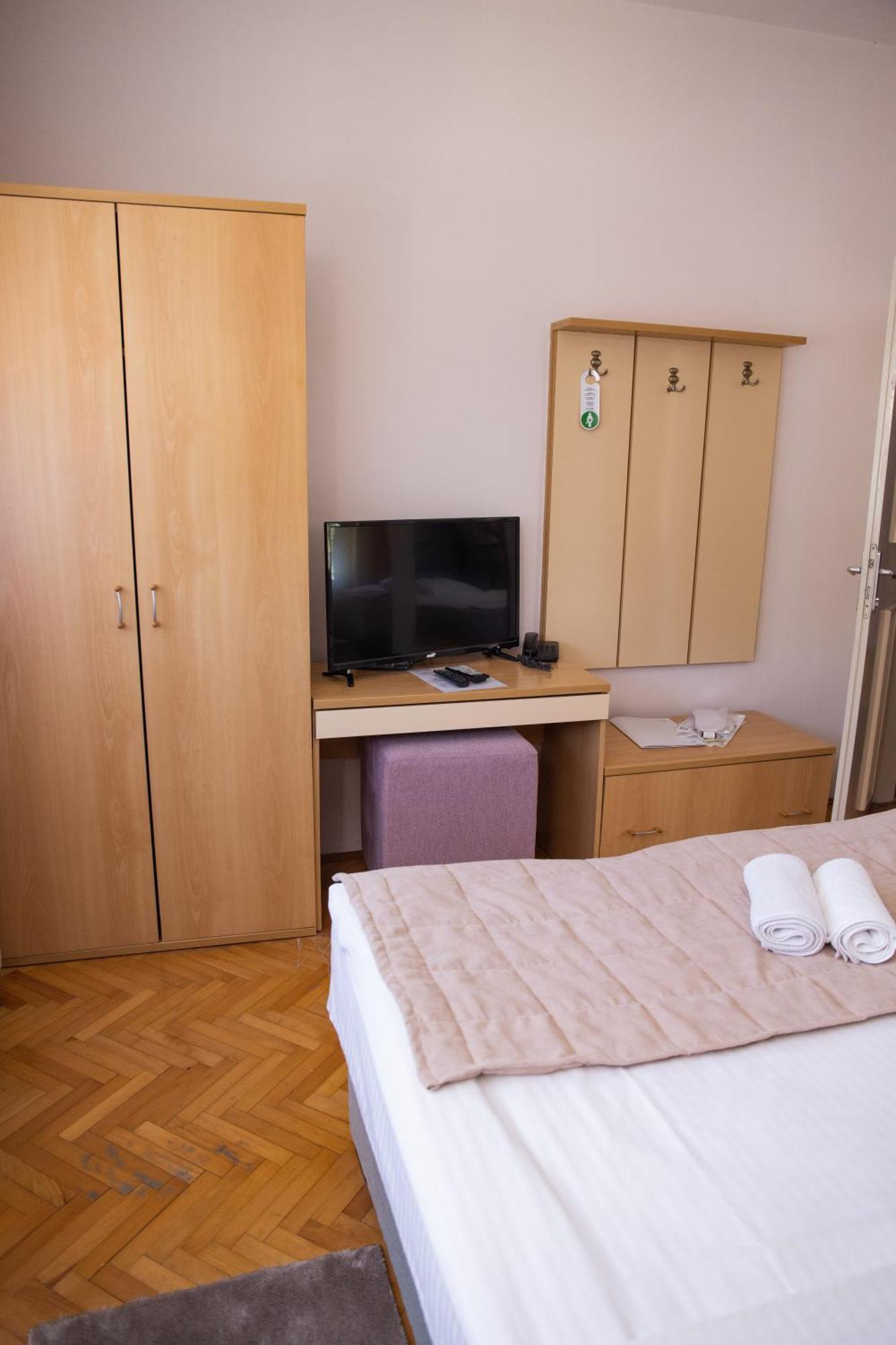 Motel New Sanatron Bosanski Novi Exteriér fotografie