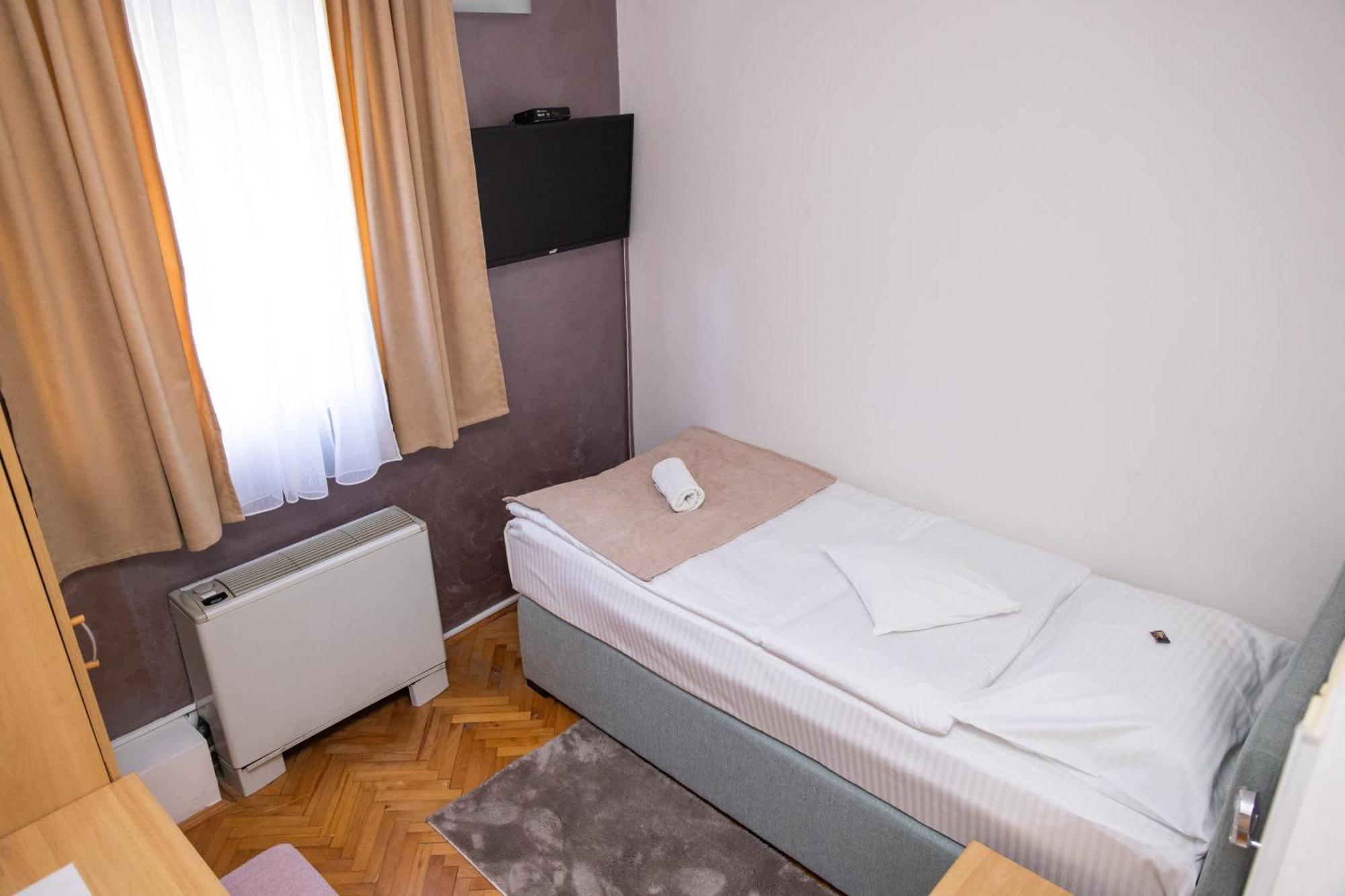 Motel New Sanatron Bosanski Novi Exteriér fotografie