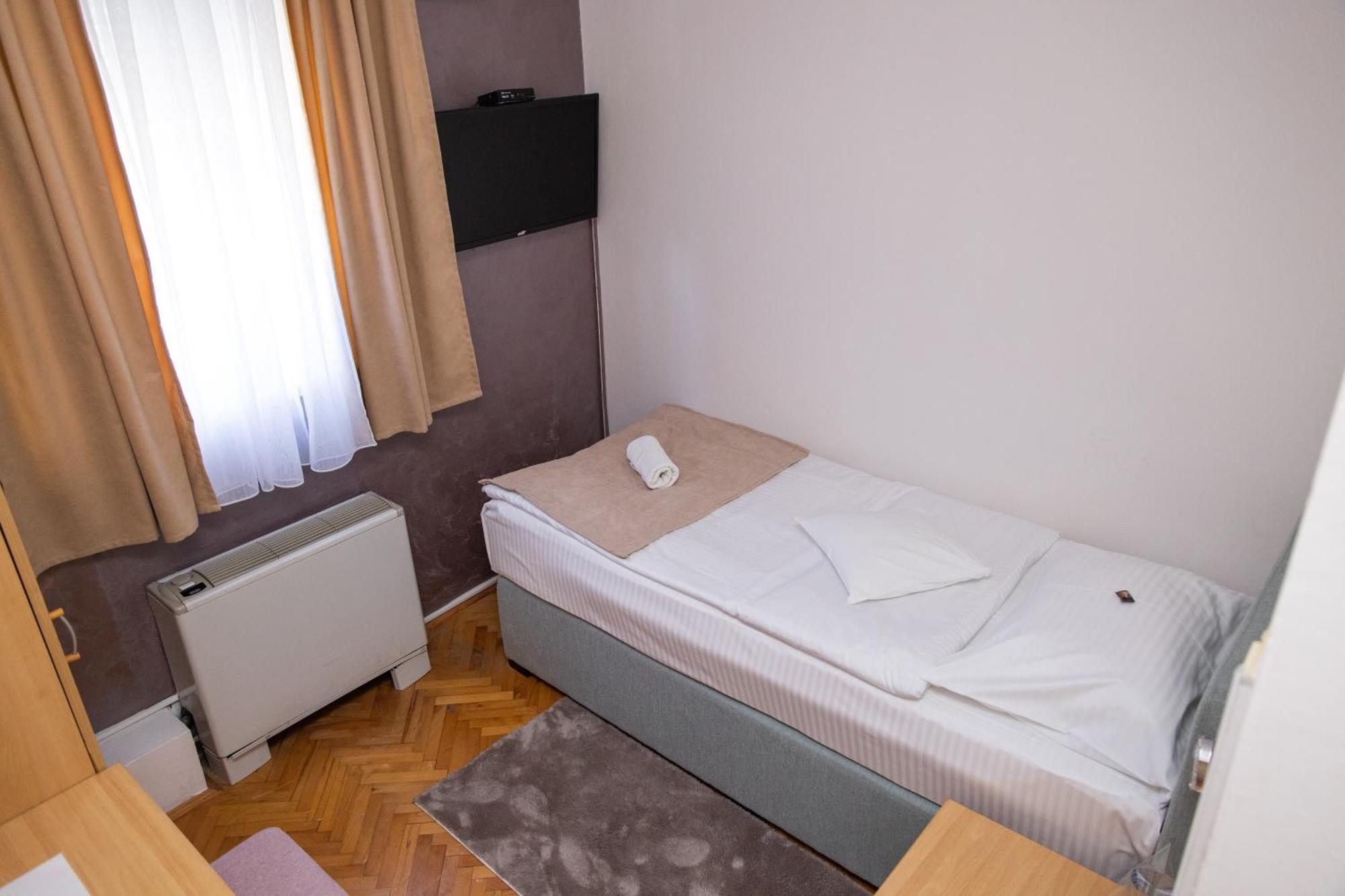 Motel New Sanatron Bosanski Novi Exteriér fotografie
