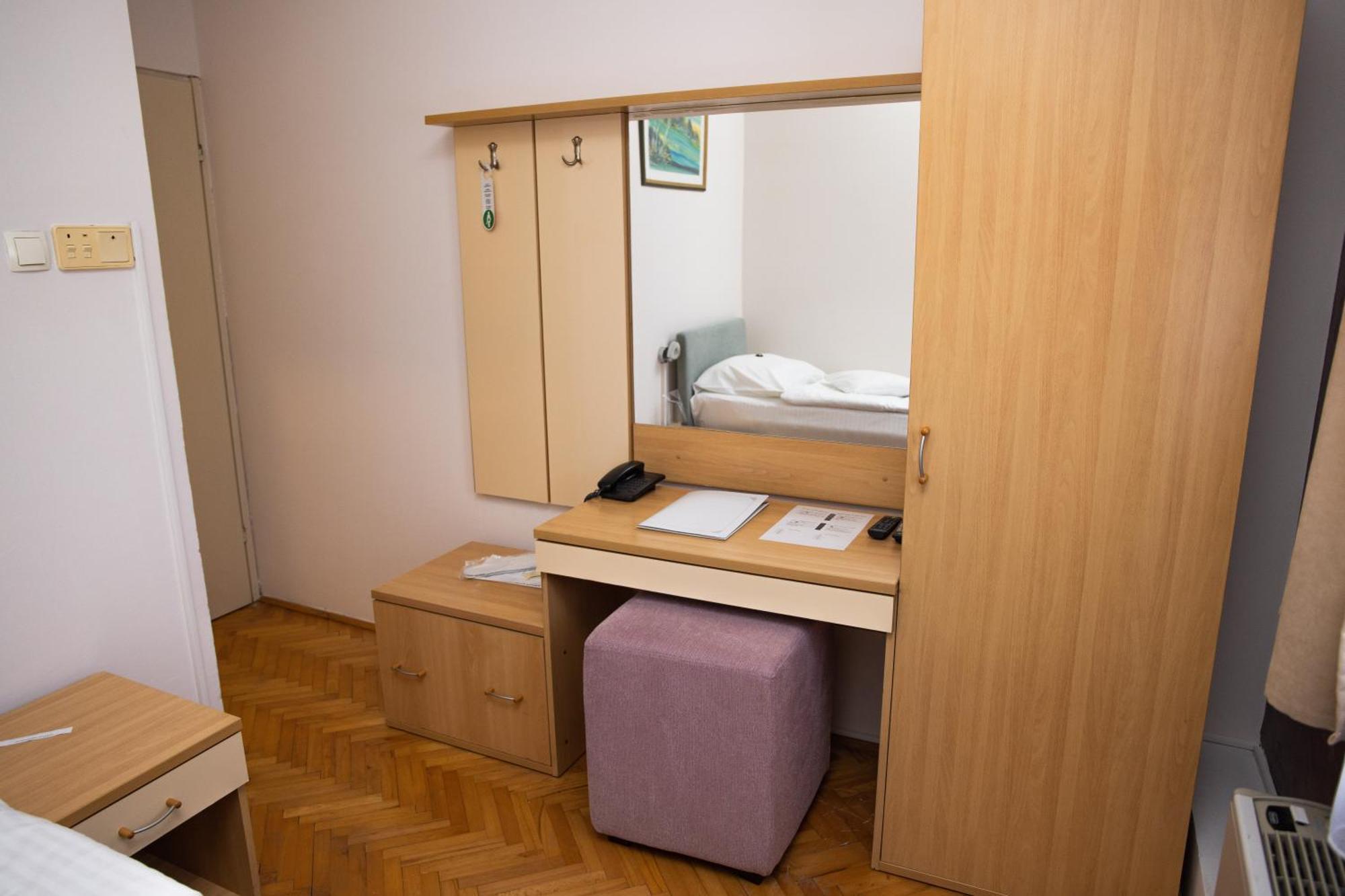Motel New Sanatron Bosanski Novi Exteriér fotografie